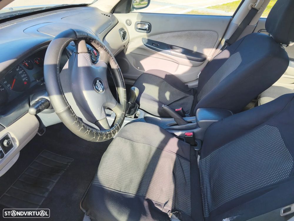 Nissan Almera 1.5 Luxury AC - 11