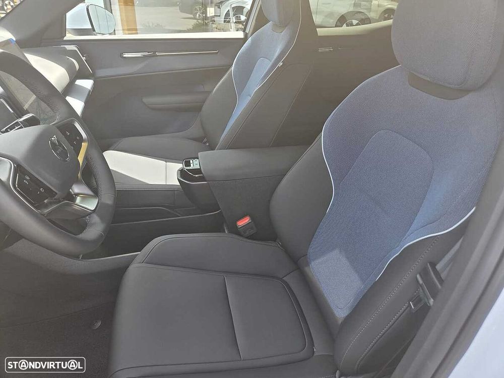 Volvo EX 30 — fotografia 8