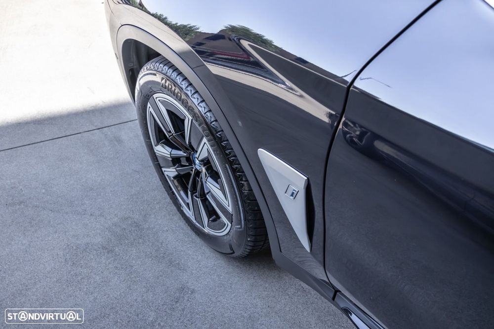 BMW iX3 Inspiring - 11