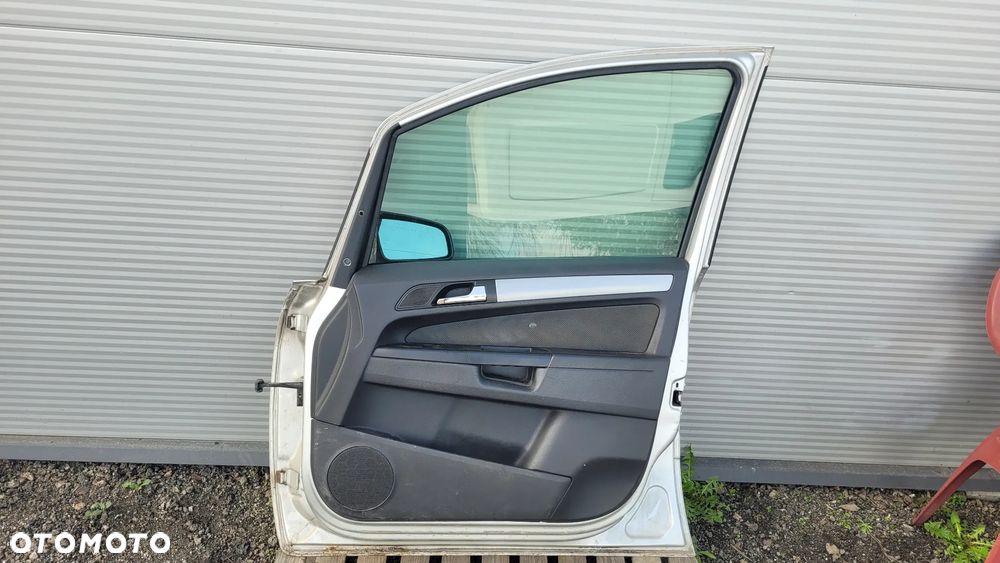 Opel Zafira B Drzwi prawy przod Z157 - 5