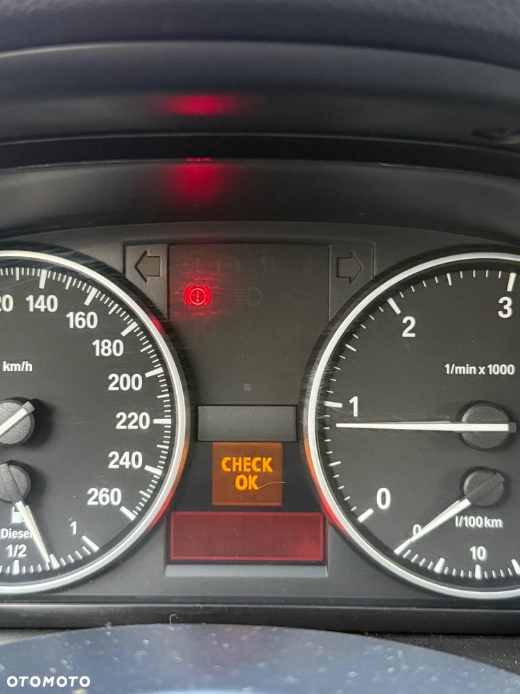 BMW Seria 3 318d - 32