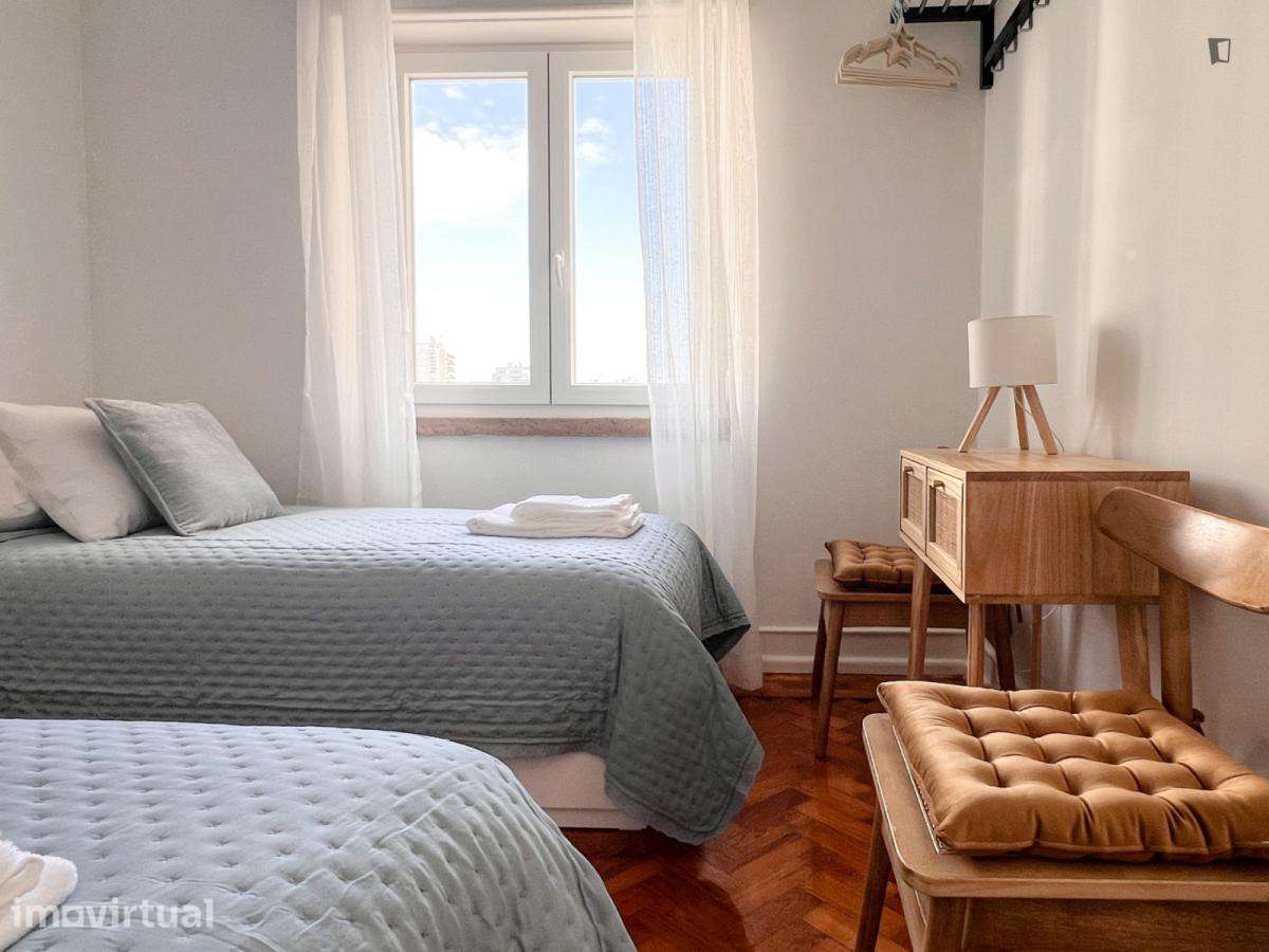 Quarto - localizado em Roma-Areeiro Lisbon - Grande imagem: 3/14