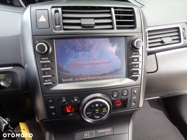 Toyota Verso 1.8 Prestige 7os EU6 - 18