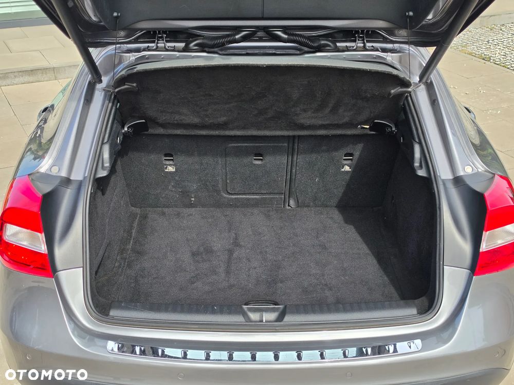 Mercedes-Benz GLA 200 d Activity Edition - 9