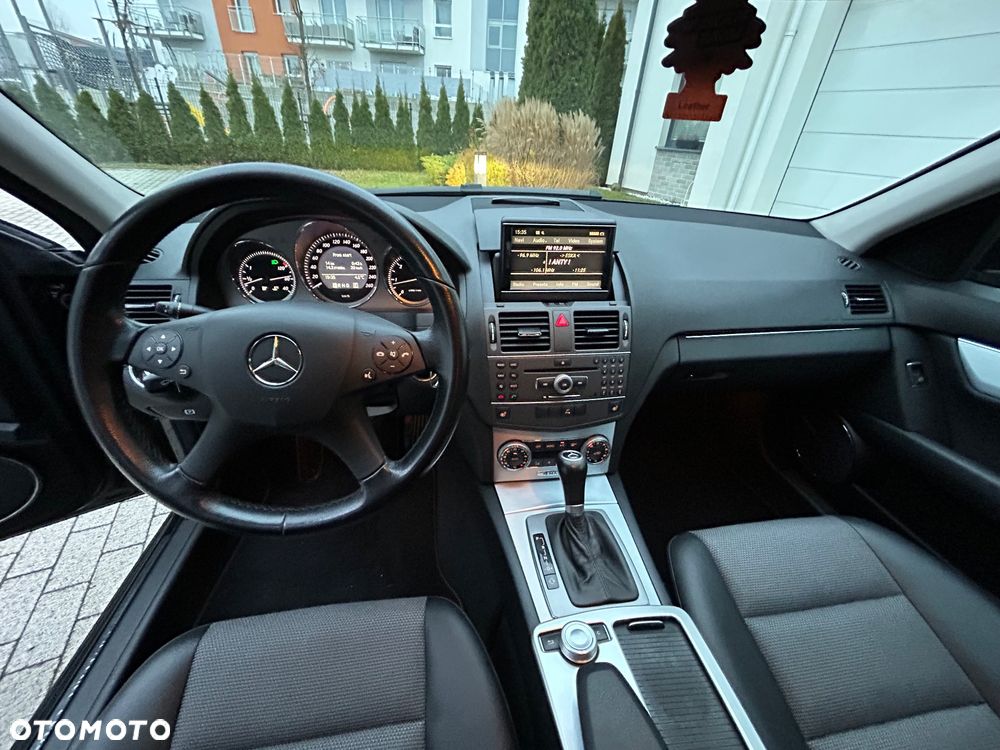 Mercedes-Benz Klasa C 350 CDI DPF 4Matic 7G-TRONIC BlueEFFICIENCY Elegance - 21