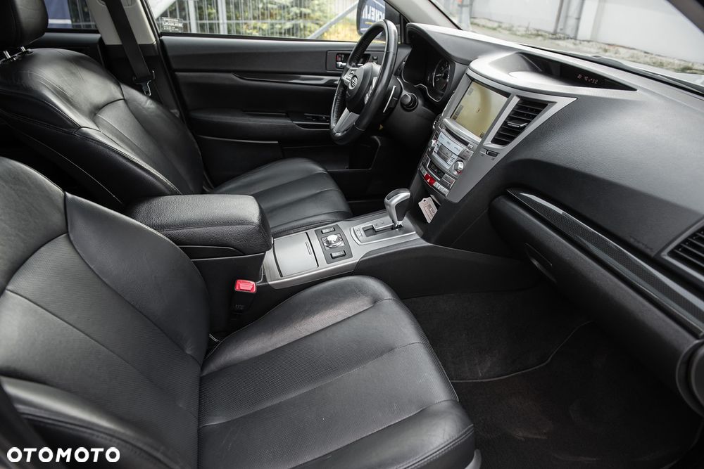 Subaru Legacy 2.5i GT - 31