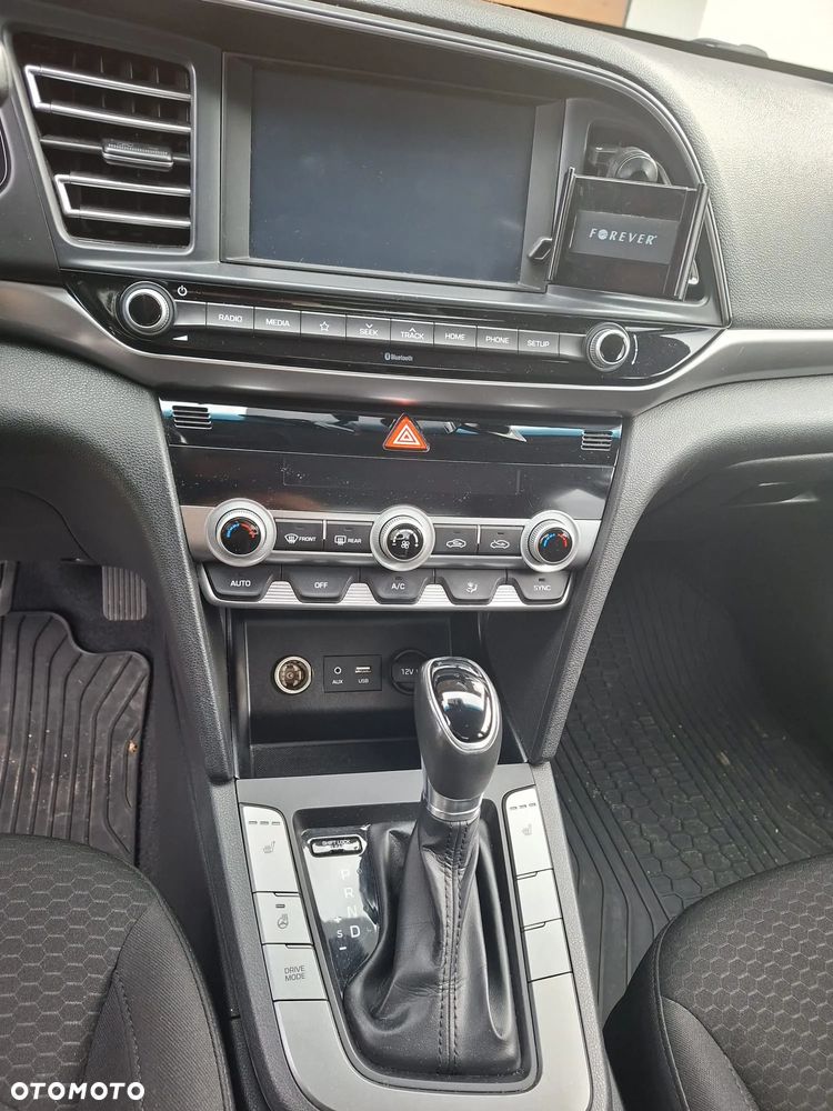 Hyundai Elantra 1.6 Comfort - 7