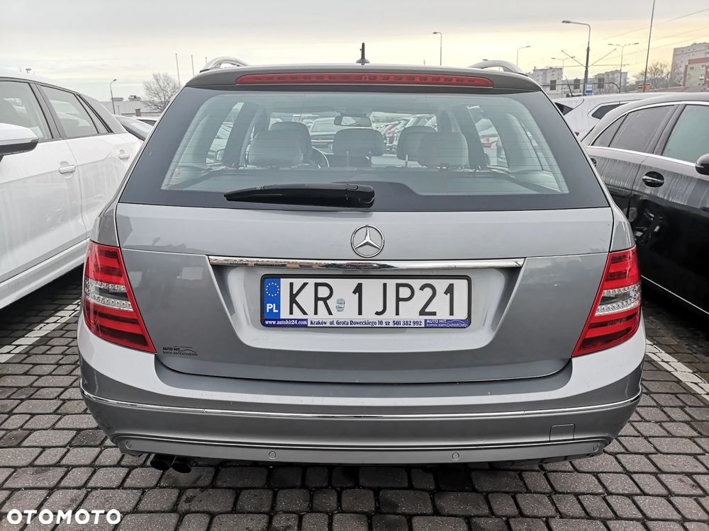 Mercedes-Benz Klasa C 200 CDI BlueEff Avantgarde - 4