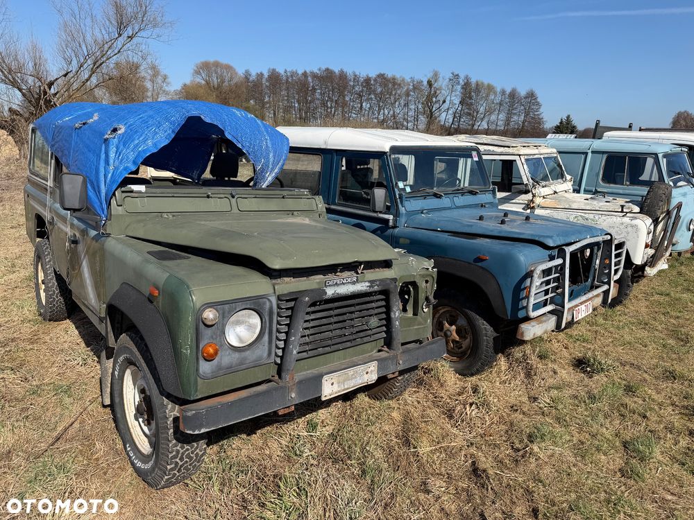 Land Rover Defender - 26