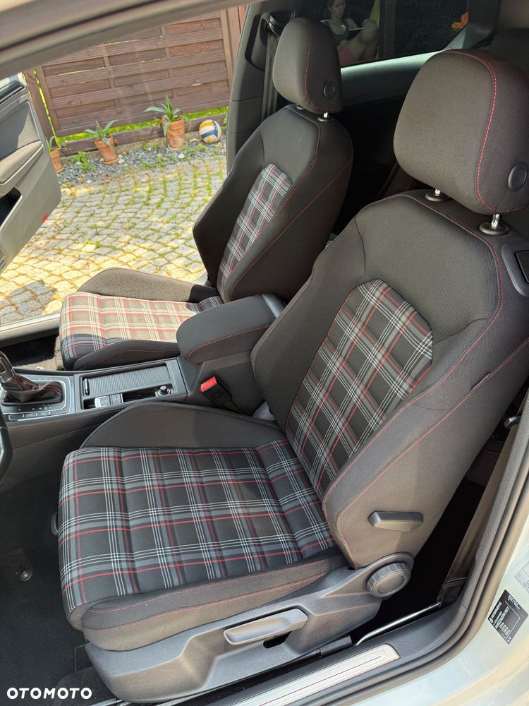 Volkswagen Golf GTI Performance BlueMotion Technology DSG - 21