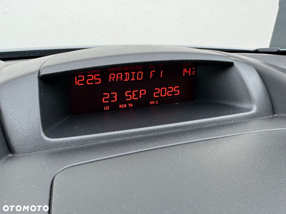 Citroën Berlingo Multispace e-HDi 90 FAP EGS6 Exclusive - 22