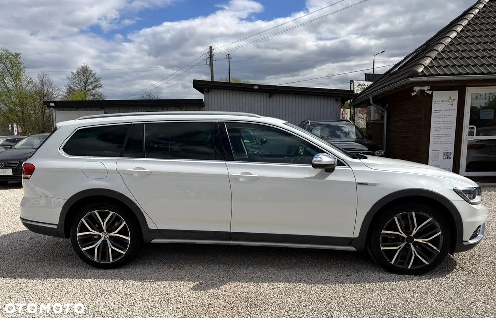 Volkswagen Passat - 4