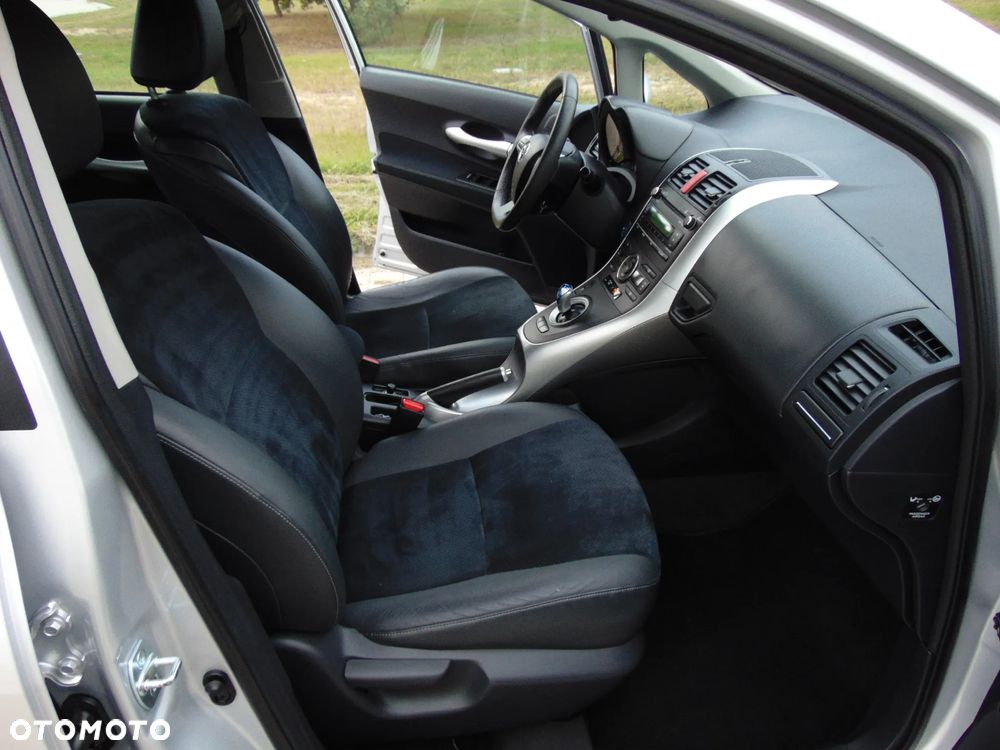 Toyota Auris - 11