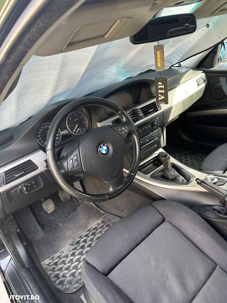 BMW Seria 3 320d - 8