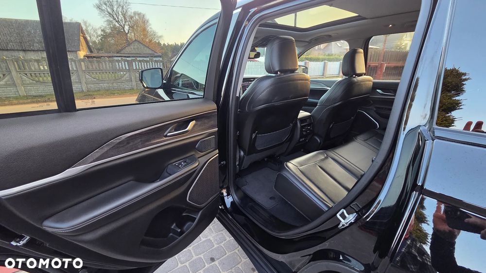 Jeep Grand Cherokee - 20