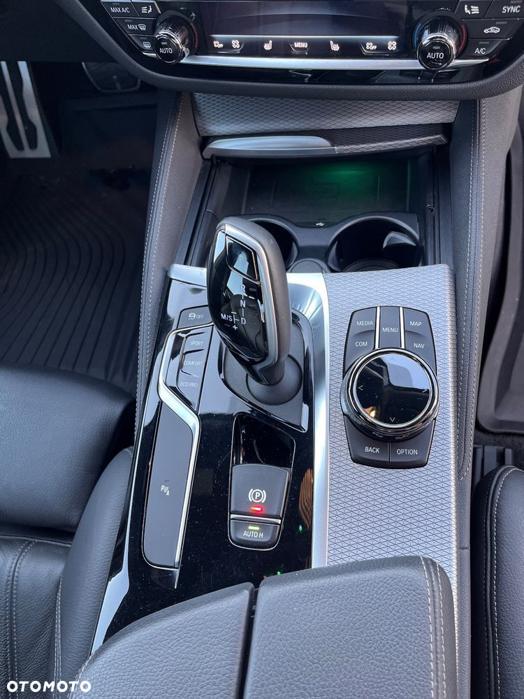 BMW Seria 5 530i xDrive M Sport sport - 25