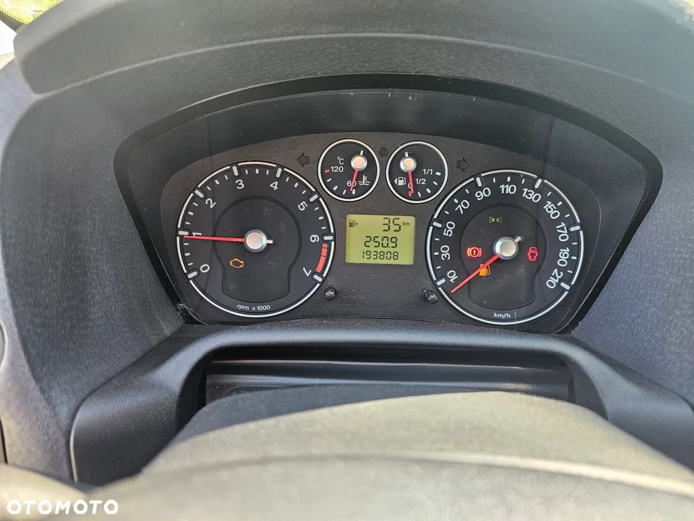 Ford Fusion 1.4 Ambiente - 16