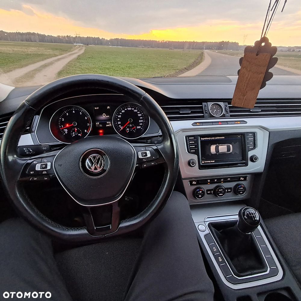 Volkswagen Passat 1.8 TSI BMT Comfortline - 24