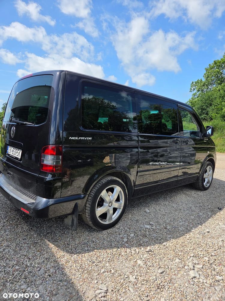 Volkswagen Multivan - 2