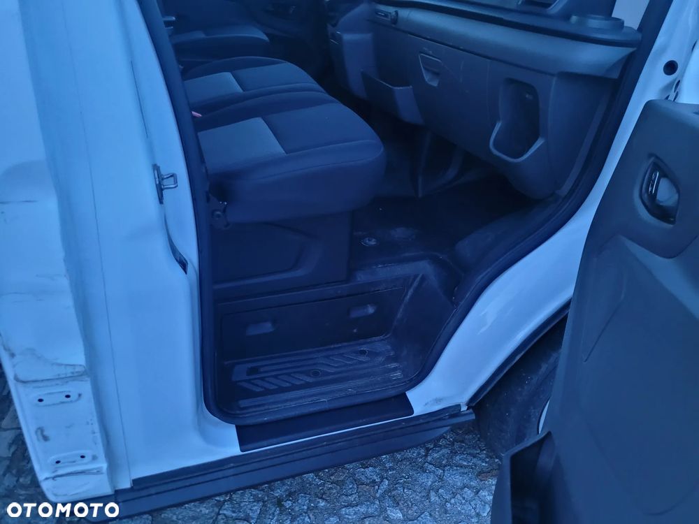 Ford Transit - 12