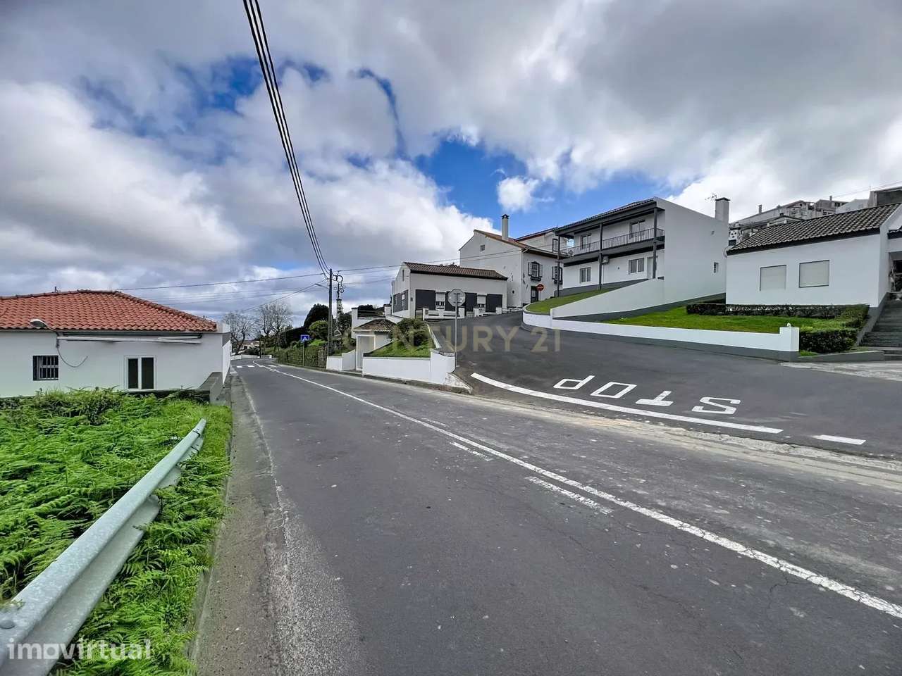 Casa T3 com Vista Mar e Montanha em Povoação, Ilha de São Miguel. - Grande imagem: 2/47