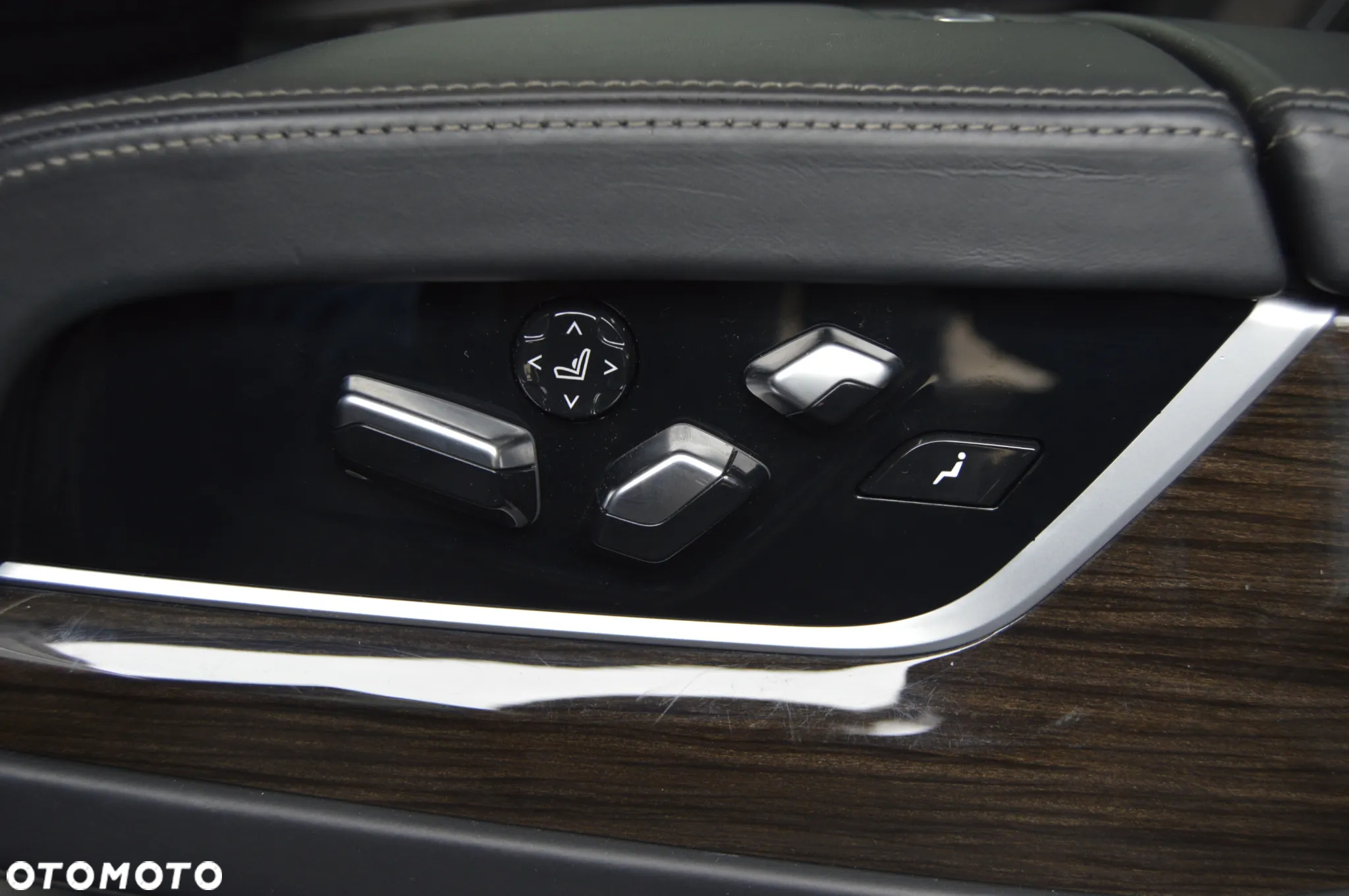 BMW Seria 7 750d xDrive - 23