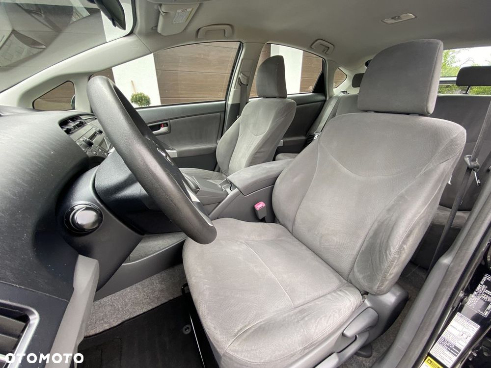 Toyota Prius (Hybrid) - 15