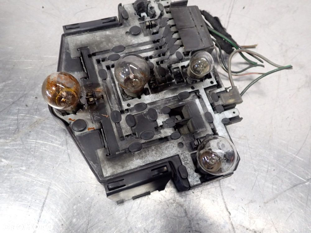 LAMPA PRAWA TYLNA VOLKSWAGEN JETTA II LIFT - 12