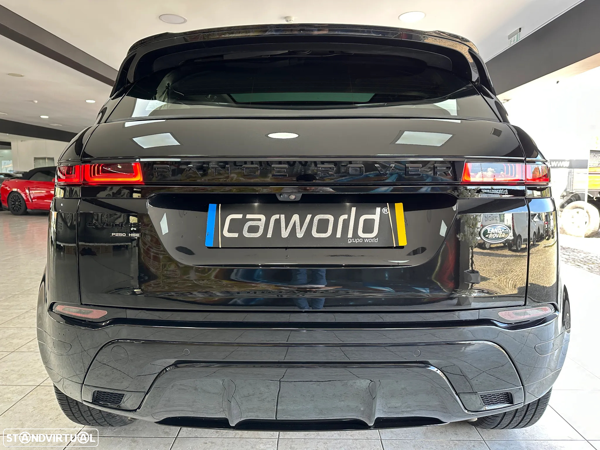 Land Rover Range Rover Evoque 2.0 P250 AWD R-Dynamic HSE Auto - 4