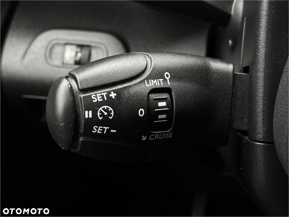 Toyota Proace City 1.2 D-4T 2,3t Active - 17