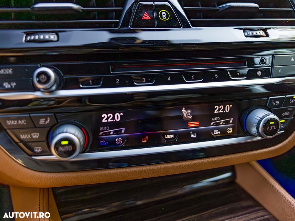 BMW Seria 5 530i Aut. Luxury Line - 25
