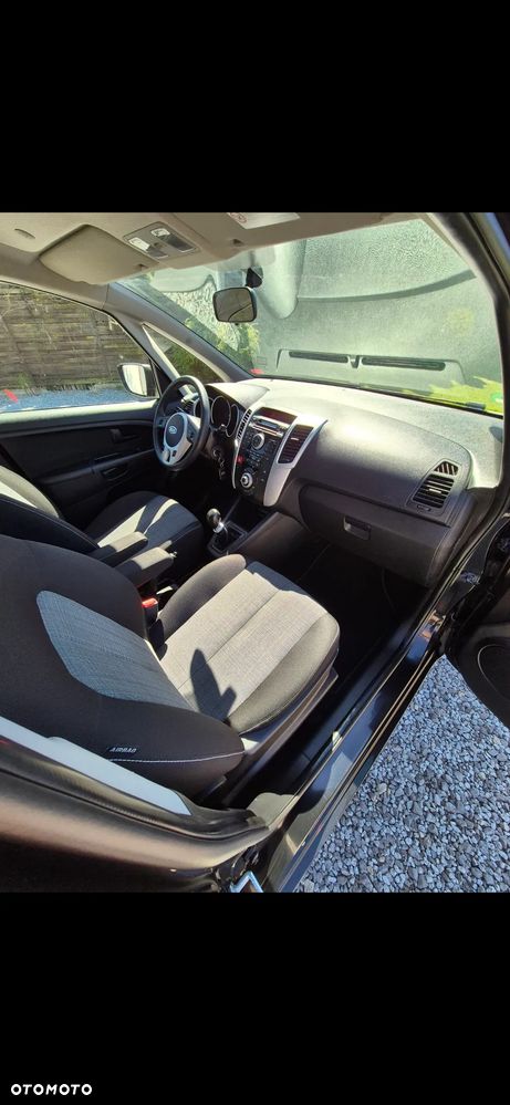 Kia Venga 1.6 CVVT Black Collection - 8