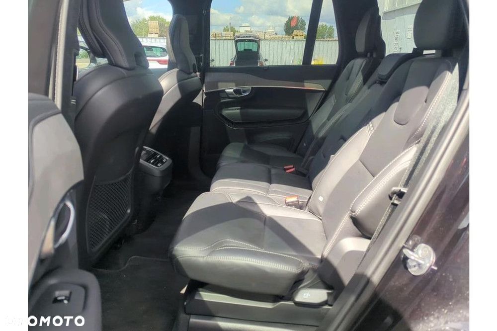 Volvo XC 90 - 7