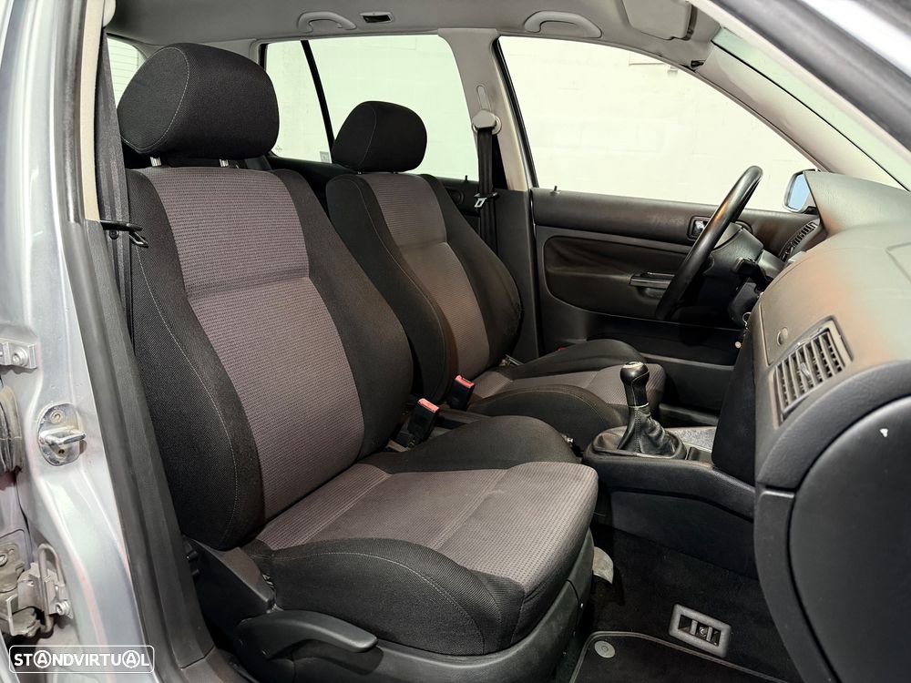 VW Golf 1.4i 25 Anos - 10