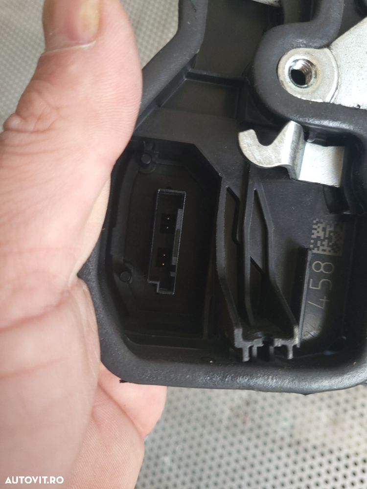 Broasca Blocator Incuietoare Usa Fata Spate Bmw X1 E84 Volan Stanga Cod    Dezmembrez Bmw X1 E84 2. - 7