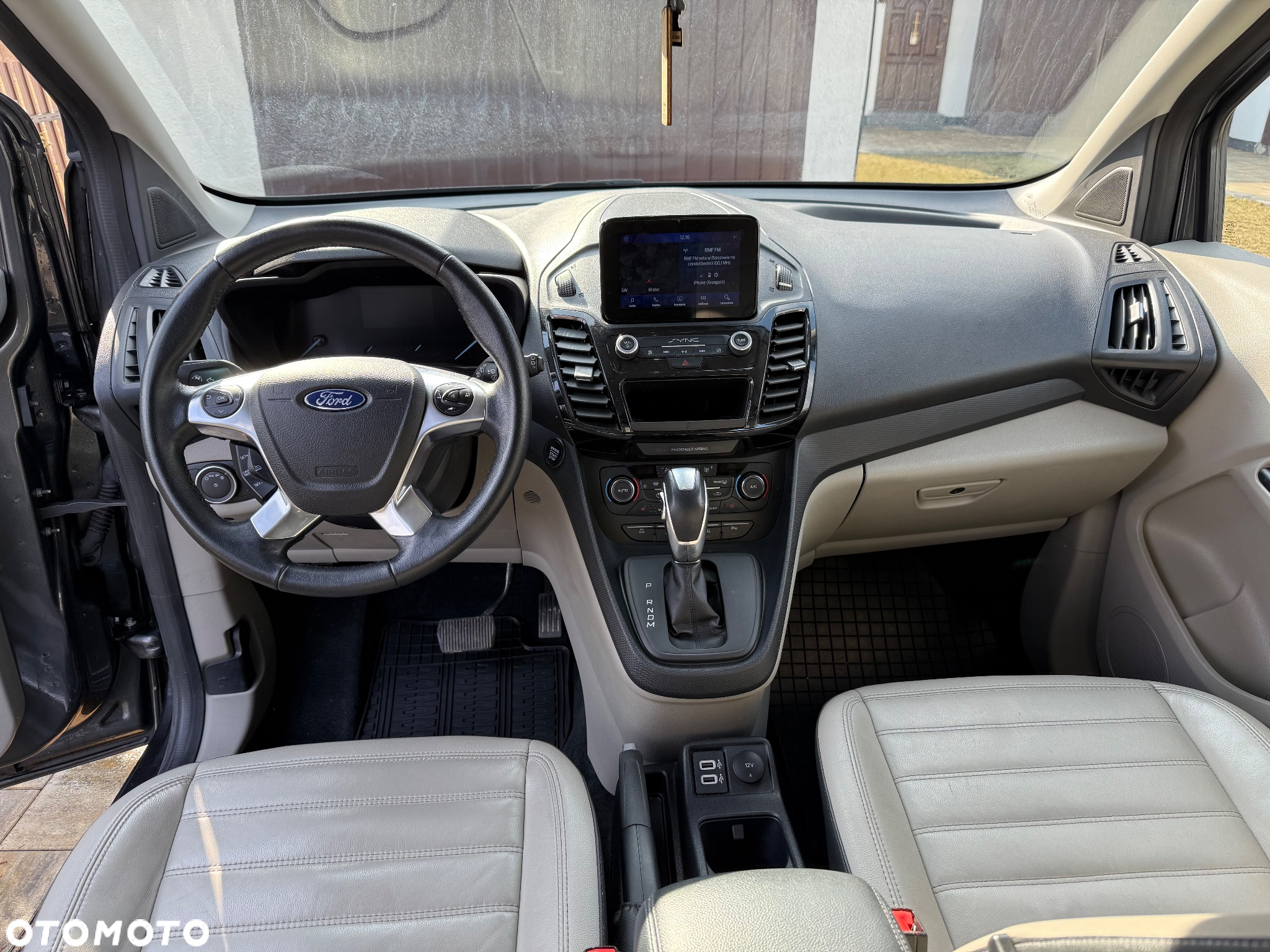 Ford Tourneo Connect Grand - 23