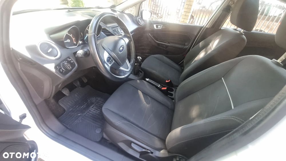 Ford Fiesta 1.25 Ambiente EU5 - 19