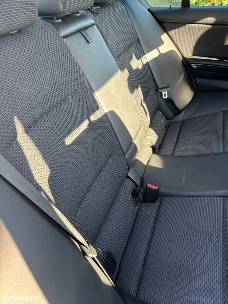 BMW Seria 3 318i - 14