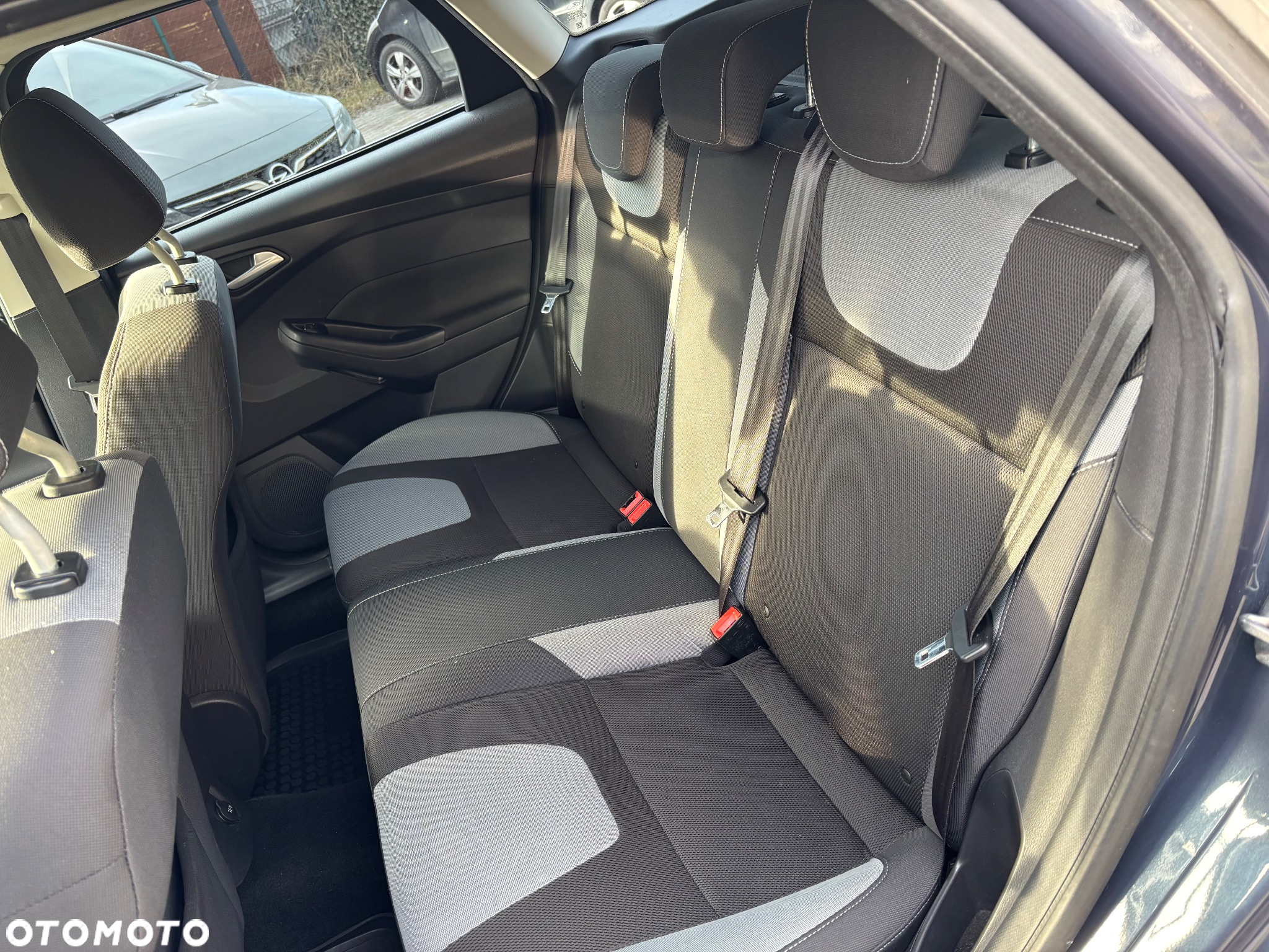 Ford Focus 1.6 EcoBoost Edition Start - 16