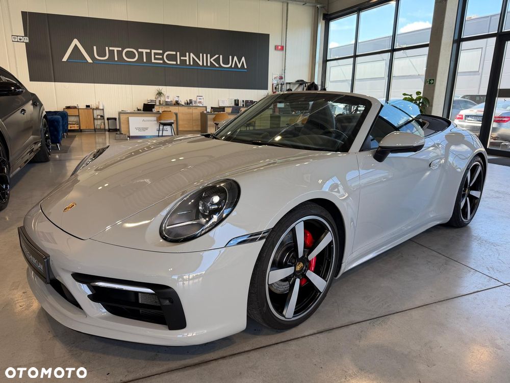 Porsche 911 Carrera 4S - 1