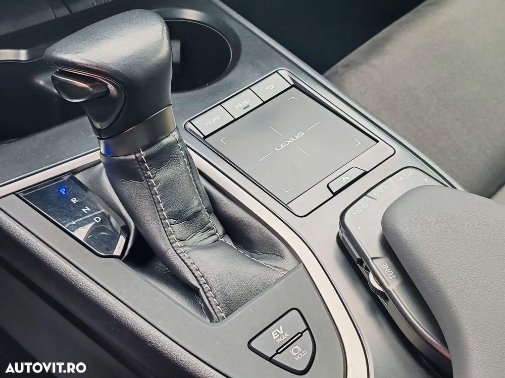 LEXUS UX 2019 — imagine 22