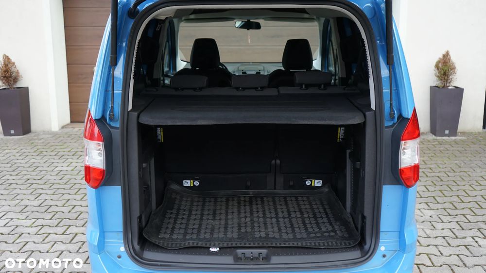 Ford Tourneo Courier - 38