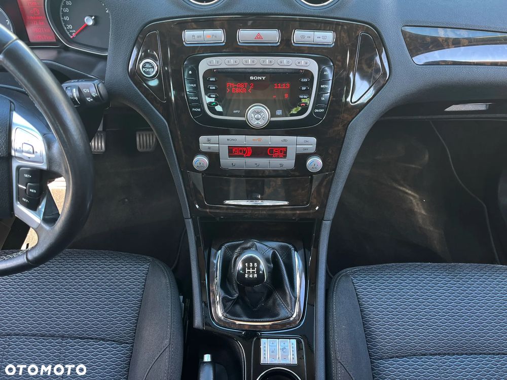 Ford Mondeo 2.0 Ghia - 22
