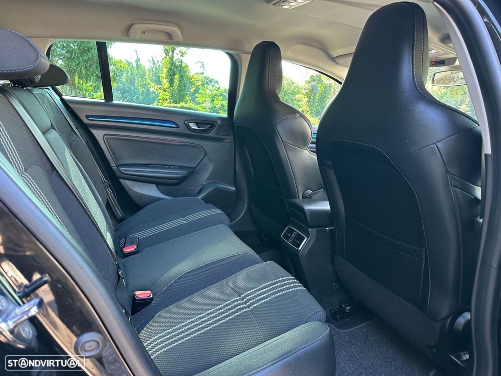 Renault Mégane Sport Tourer 1.3 TCe GT Line EDC - 24