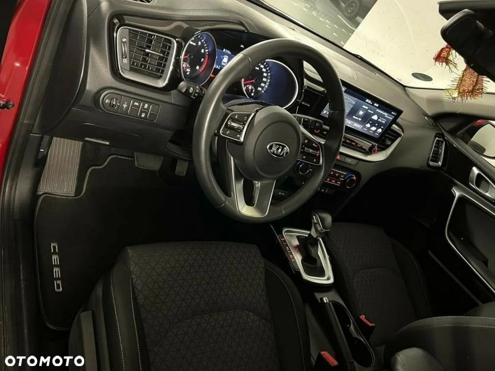 Kia Ceed 2019 photo 5