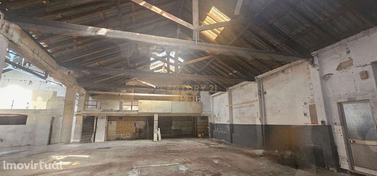 VENDE-SE PAVILHÃO / ARMAZÉM EM  LISBOA, PRAÇA DE ESPANHA - Grande imagem: 2/15