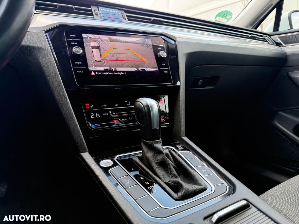 Volkswagen Passat 2.0 TDI SCR DSG Business - 24
