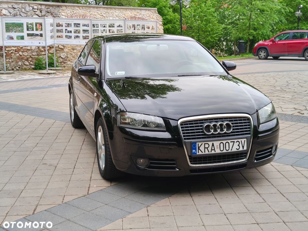 Audi A3 3-drzwiowe 1.6 FSI Ambiente - 2