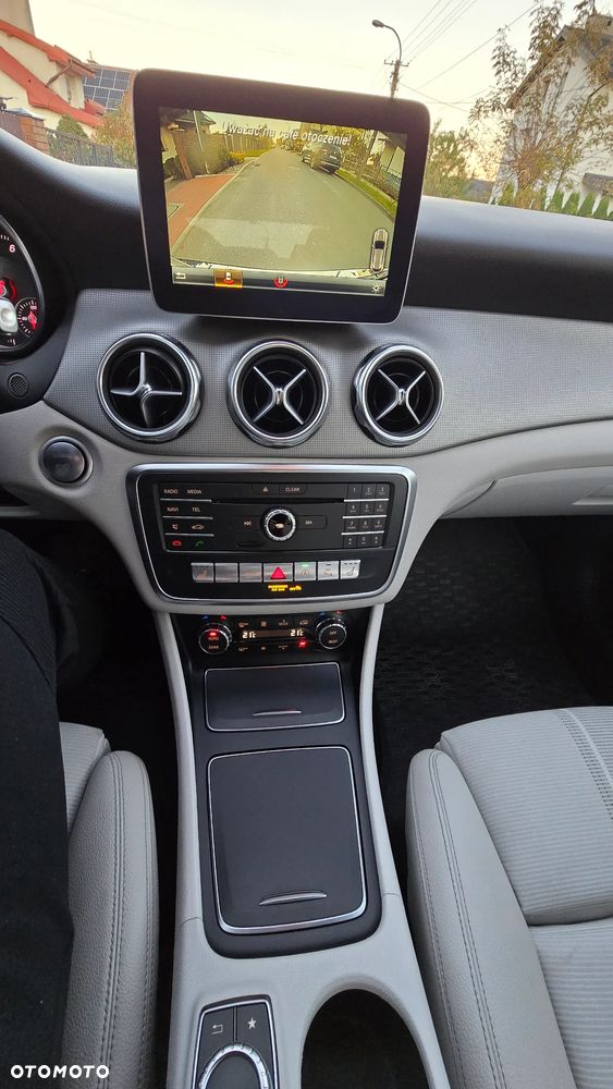 Mercedes-Benz GLA 200 7G-DCT AMG Line - 5