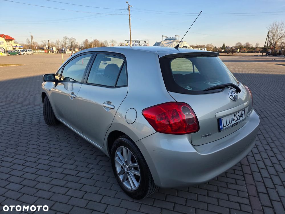 Toyota Auris 1.6 Life - 4